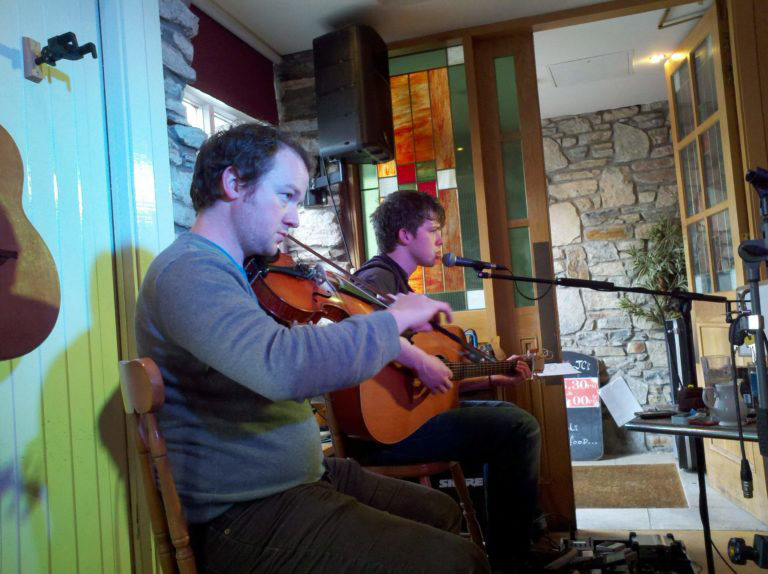 Strings in Clifden's Pub in Ireland